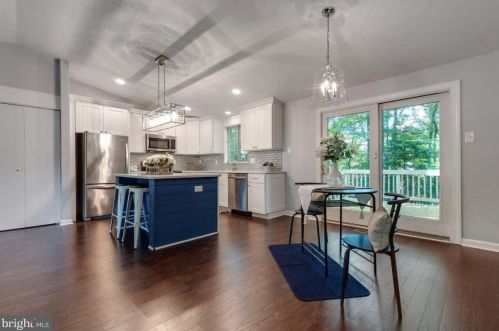 8467 Falling Leaf Rd, Springfield VA  22153-2503 exterior