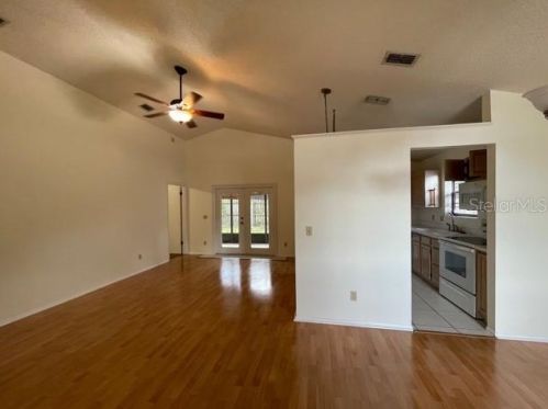 2000 Frenzel Dr, Apopka, FL 32703-1546