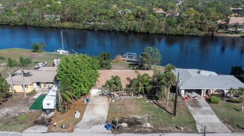3812 Riviera Cir, Bonita Springs, FL 34134-4119
