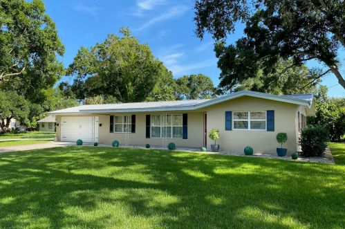 2112 14th Pl, Vero Beach, FL 32960-3217