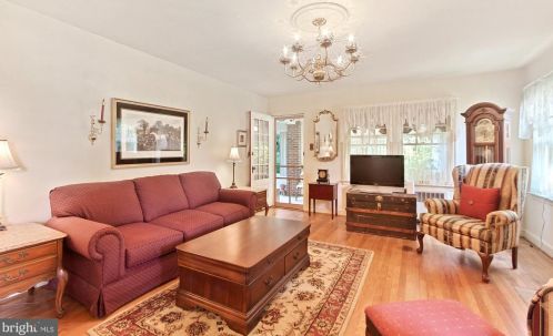 210 Forrest Ave, Shrewsbury, PA 17361-1320