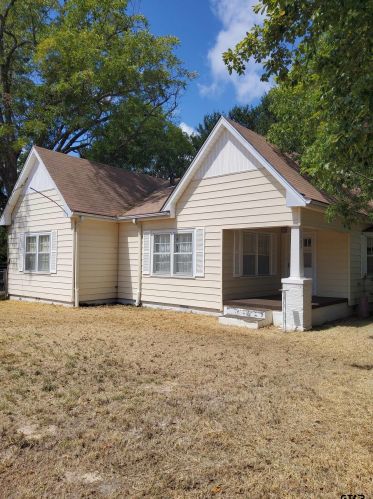 1702 Duval St, Griffin, TX 75789-1527