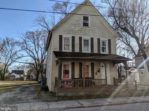 230 7th St, Laurel, DE 19956-1907