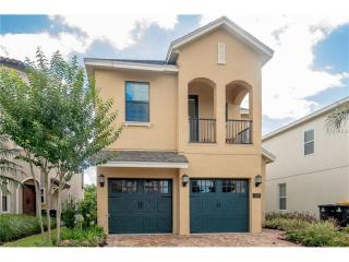 1033 Castle Pines Ct, Kissimmee, FL 34747-6421