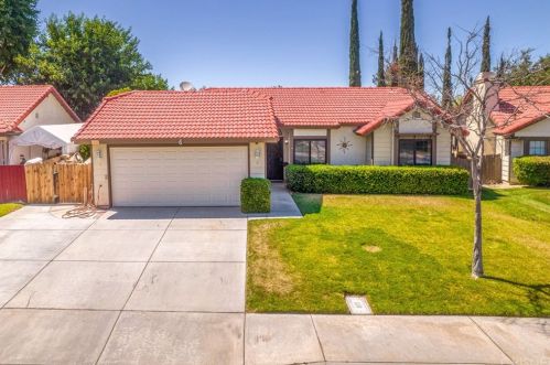 2815 College Park Dr, Lancaster, CA 93536-1300