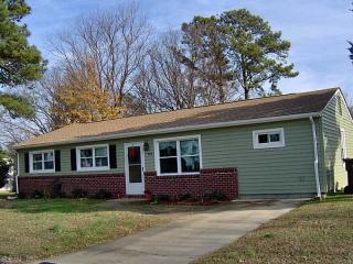 2949 Candlewood Cir, Chesapeake VA  23324-3903 exterior