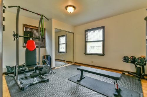 3281 68, Milwaukee WI 53213-3930 exterior