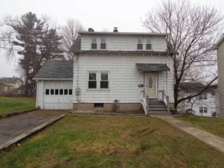 14 3rd St, Danbury, CT 06810-5716