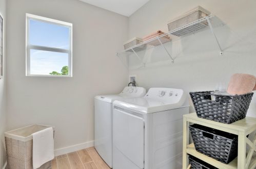 2270 Tavares Dr, Fort Pierce FL  34952-8035 exterior