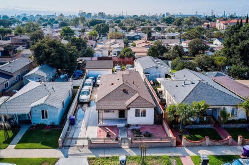 2145 Fashion Ave, Long Beach CA  90810-3536 exterior