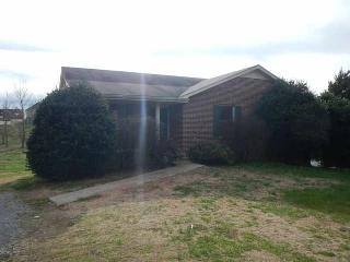 228 Hawkins Rd, Clarksville, TN 37040-4317