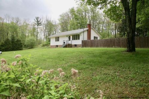 134 Minnewaska Trl, Kerhonkson, NY 12446-3220