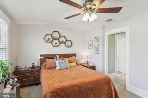 8 Clinton Ave, Camden NJ  08109-2007 exterior