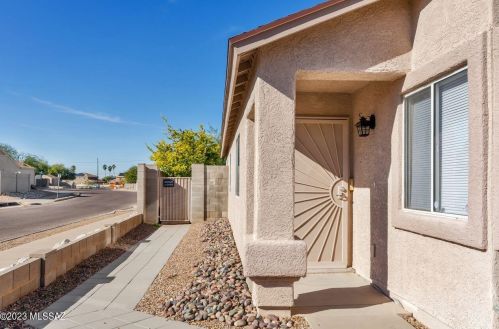 2988 Vaughn Dr, Tucson, AZ 85730-3611