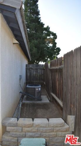 5706 Siena Ln, Bakersfield CA  93308-7158 exterior