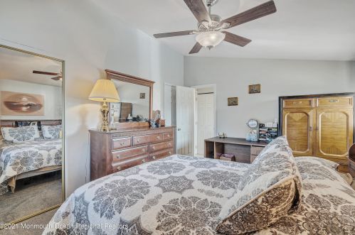 52 Margaret St, Old Bridge NJ  08857-2559 exterior