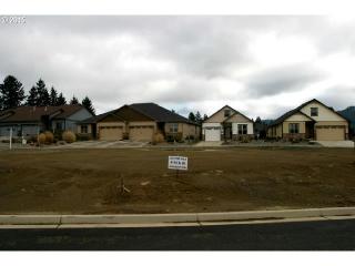 439 Backwater Loop, Sutherlin, OR 97479-8812