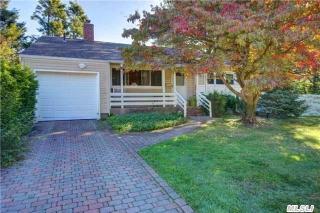 7 Crome Rd, Syosset, NY 11791-6202