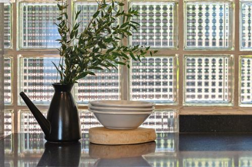 8017 Crest Ave, Oakland CA  94605-3611 exterior