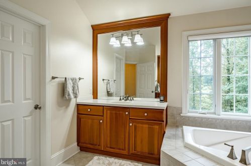 1005 Brick House Farm Ln, Newtown Square PA 19073-2780 exterior