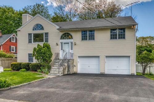 40 Glen Forest St, Thornwood, NY 10594-1914