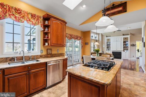 42306 Big Spg Ct, Leesburg VA 20176-6289 exterior