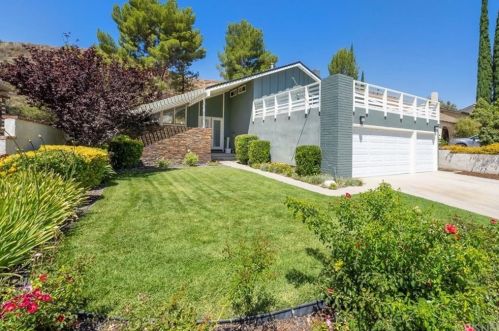 29071 Flowerpark Dr, Santa Clarita, CA 91387-1804