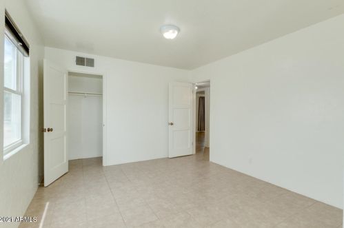 4333 17 Ave, Phoenix AZ 85085-6300 exterior