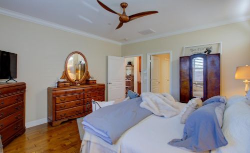 2864 Westport Cir, Valley Home CA  95361-8162 exterior