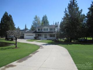 21145 Scottsdale Dr, Bend, OR 97701-9820