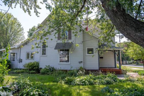 22 Morris St, Mauston, WI 53948-1023