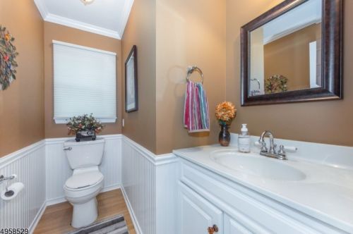 4 Roberts Rd, Dover NJ  07869-3475 exterior