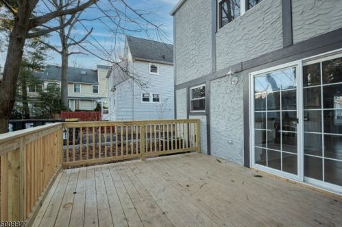 9 Pomander Walk, Nutley NJ  07110-2421 exterior
