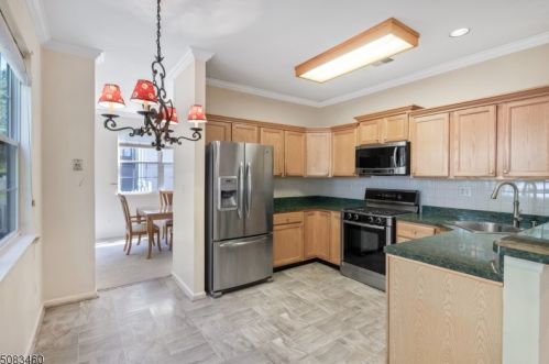 8 Rolling Rapids Ct, Hackettstown NJ  07840-1737 exterior