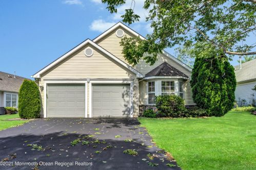 22 Morning Glory Ln, Lakewood, NJ 08701-5719