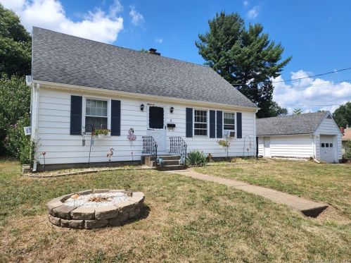 3 Sylvian St, Norwich, CT 06360-6723