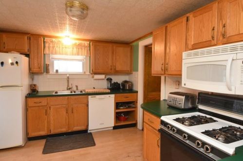 124 Mohawk School Rd, New Castle PA  16102-3112 exterior