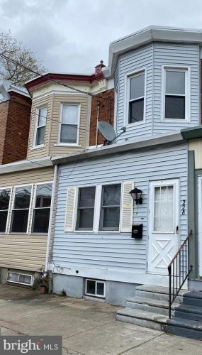 228 3rd St, Gloucester, NJ 08030-2003