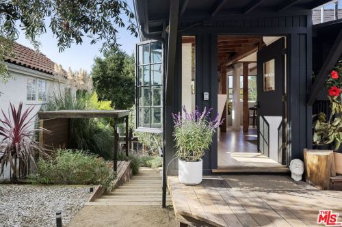 19751 Grand View Dr, Topanga CA  90290-3313 exterior