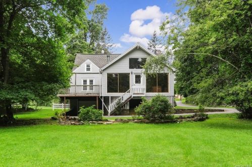 3388 Old Yorktown Rd, Yorktown Hgts NY  10598-1109 exterior