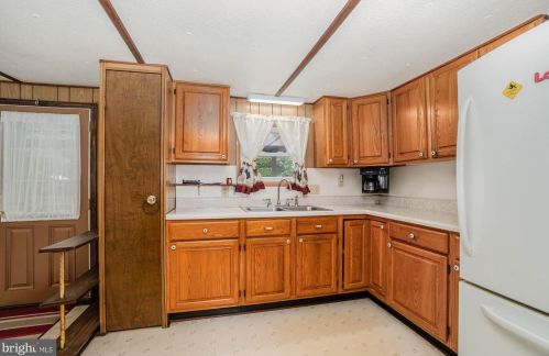 212 Stonehouse Rd, Carlisle PA  17015-9429 exterior