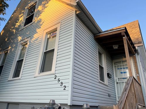 2532 14th St, Milwaukee, WI 53215-3306