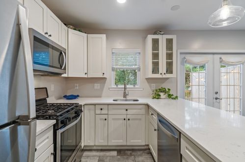 2871 Fernwald Rd, Pittsburgh PA  15217-3148 exterior