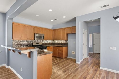 4237 Ivory Ln, Turlock CA  95382-7430 exterior