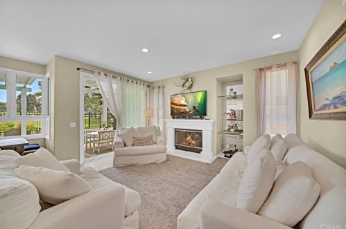 6561 Morningside Dr, Huntington Beach CA exterior