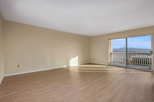 222 Turf Vw Dr, Solana Beach CA  92075-2316 exterior