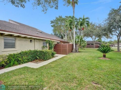 11438 Orange Blossom Ln, Boca Raton, FL 33428-5571
