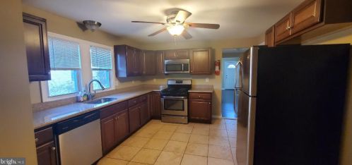 932 Dover Rd, West Deptford NJ  08093-1713 exterior