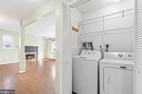7304 Arthur Dr, Falls Church VA  22046-3717 exterior