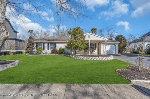 1305 Ventura Dr, Lakewood, NJ 08701-2262